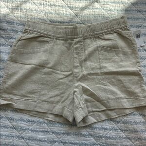 Old Navy Women's Light Tan Shorts